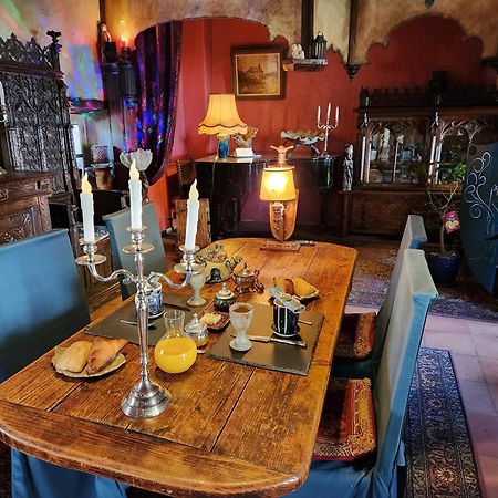 La Chaumiere Magique Des Elfes Et Ses Enigmes Bed and Breakfast Servas  Eksteriør billede