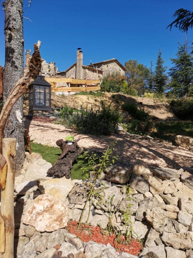La Chaumiere Magique Des Elfes Et Ses Enigmes Bed and Breakfast Servas  Eksteriør billede